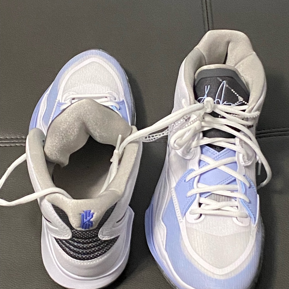 Nike Tennis Shoes